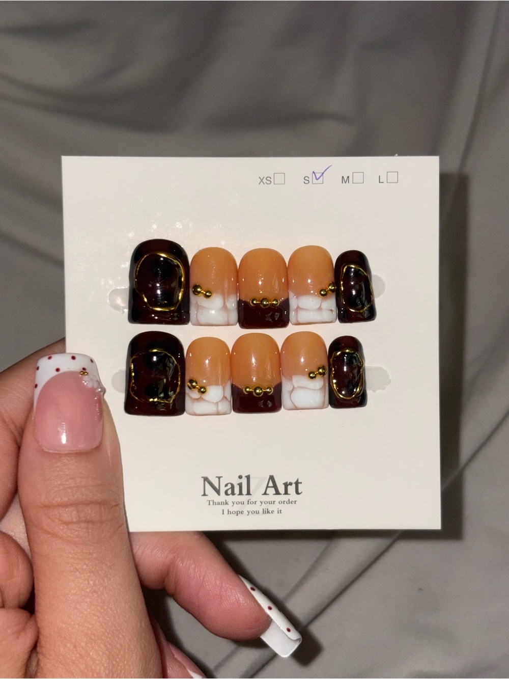 Press-On Nail Set in Brown, Cream & White with Gold Accents